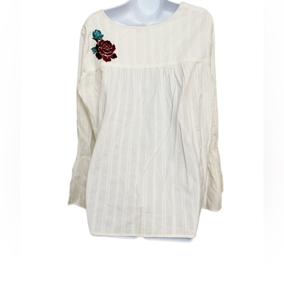 ARIAT Boho Embroidered Tassel Tie Bell Sleeve Blouse - Picture 4 of 7